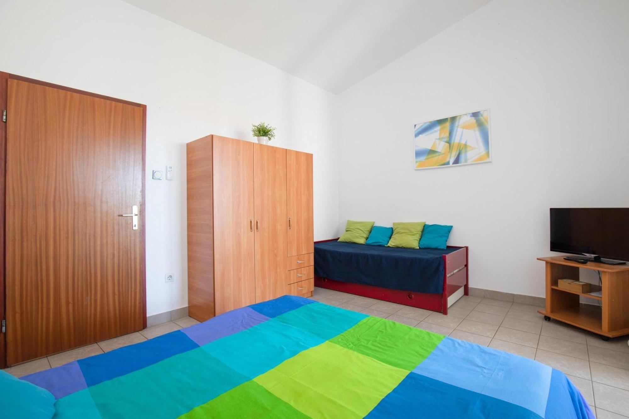 Apartments Brankica Island - Happy Rentals Vantacici Exterior photo